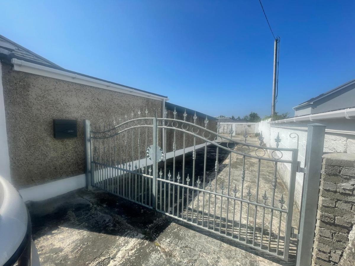 Mcbride'S Bungalow, Chapel Road Dungloe Donegal Town Exterior photo